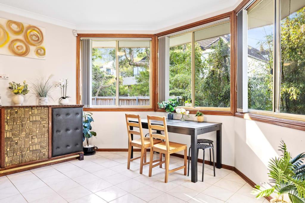 Tranquil Queen Room - Nearby Transport And Stores - Shared Bathroom Pymble Exterior foto